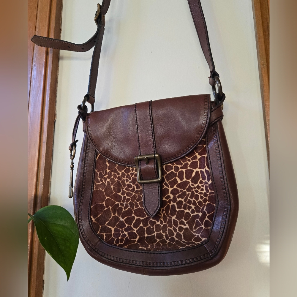 🦒 SPRING TREND ALERT: The Neutral Animal Print 🦒crossbody fossil bag - Picture 2 of 11
